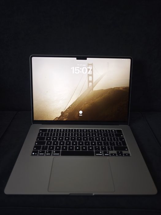 Продам MacBook Air 15 (2025)
