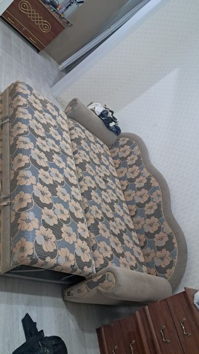 Продам диван в хорошем состояний