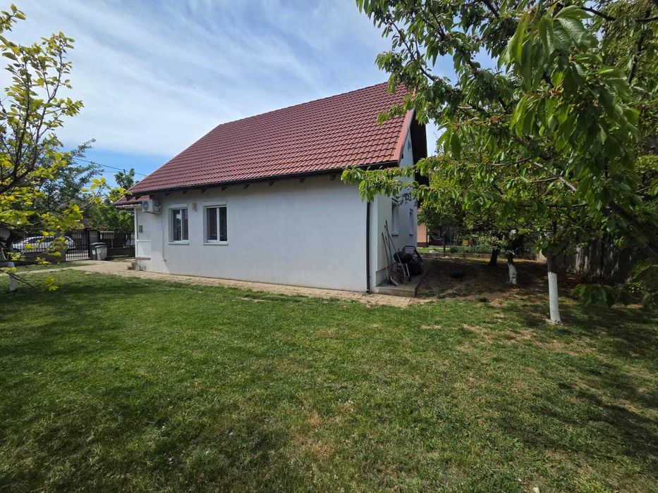 Casa de vanzare Dumbravita, zona premium, aproape de padure si lac, 450 mp teren