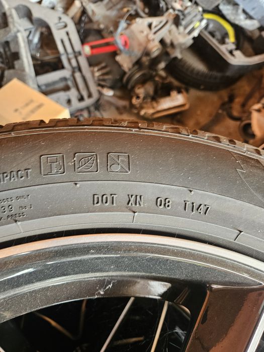 Лети джанти с чисто нови зимни гуми  235 55 19 за Audi q5