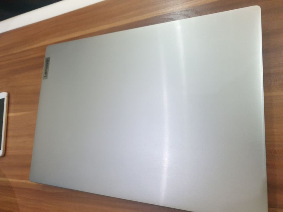 Lenova ideapad Noutbook