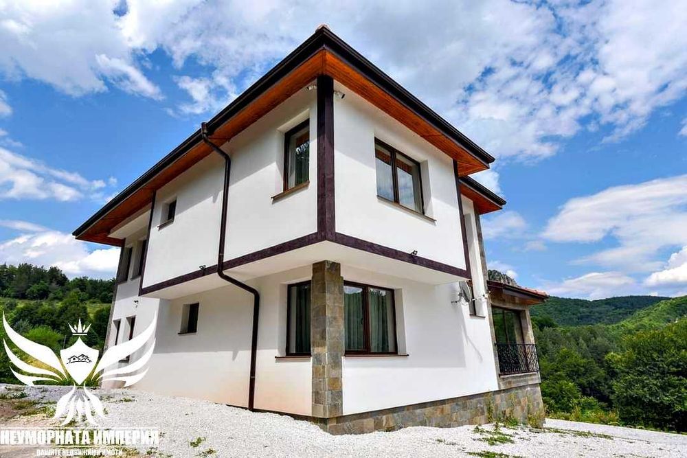 Под наем двуетажна къща за гости в село Мостово обл.Пловдив