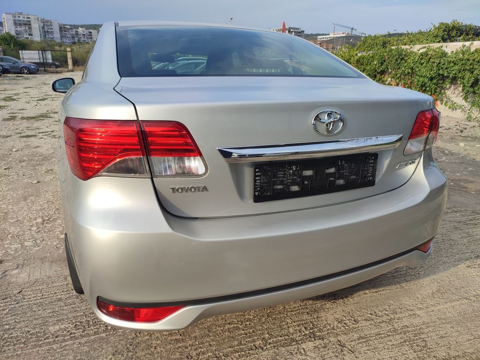 Toyota Avensis 2.0 d navi
