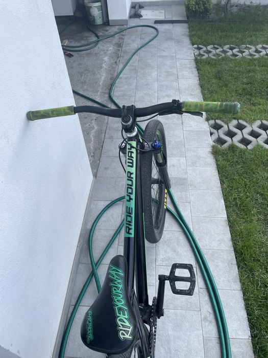 Vand dirt jumper