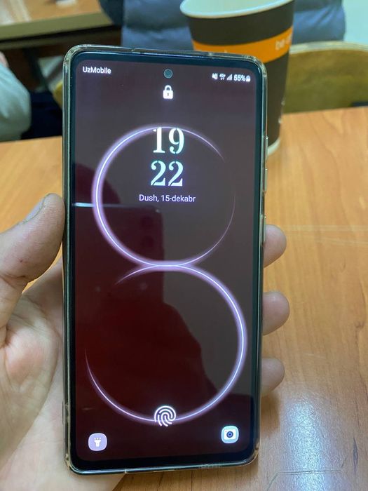 Samsung galaxy S 20fe xotira 8/128gb sotiladi