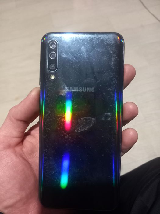 Продам телефон а50