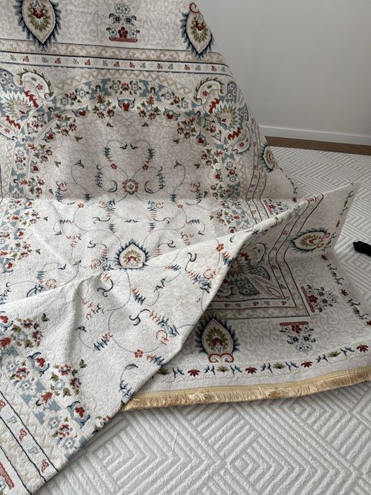 Кілем, ковер    .     С.