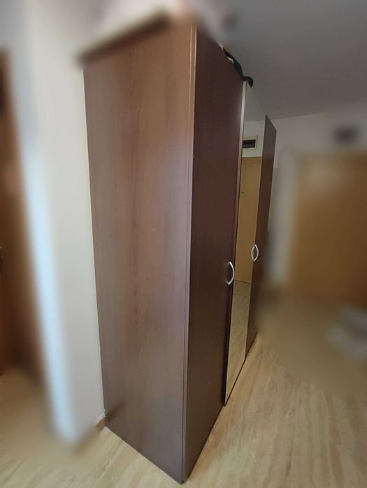 Голям трикрилен гардероб