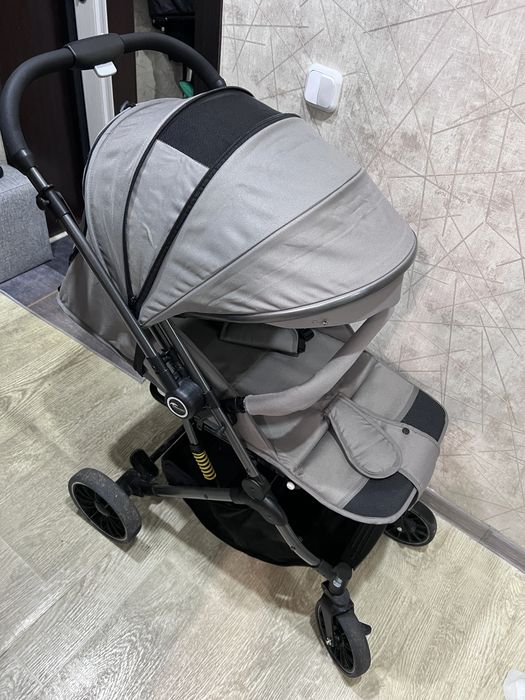 Продам коляску в отличном состояние