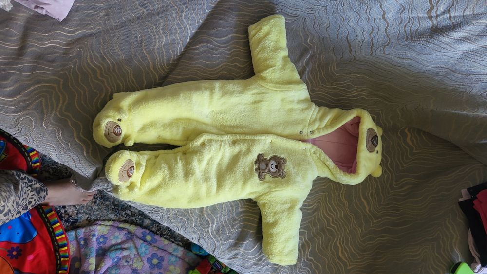 Продам комбинезон 62р