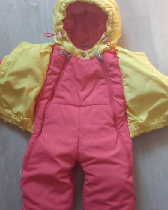 Продам зимний комбинезон для девочки