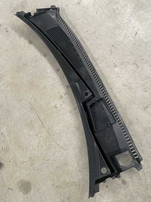 Grila stergator parbriz Vw Touareg CR7