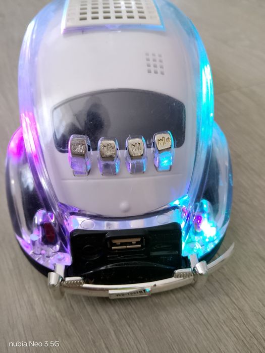 Boxă portabila masinuță Beetle,lumini RGB,aux,card,radio,150 lei,doar in Cluj