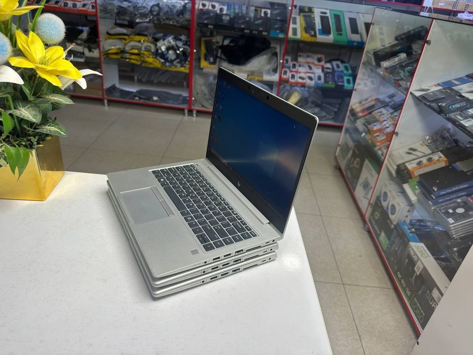 Hp elitebook Ryzen 5 Pro 3500U 4/256ssd ideal holatda 3ta bor