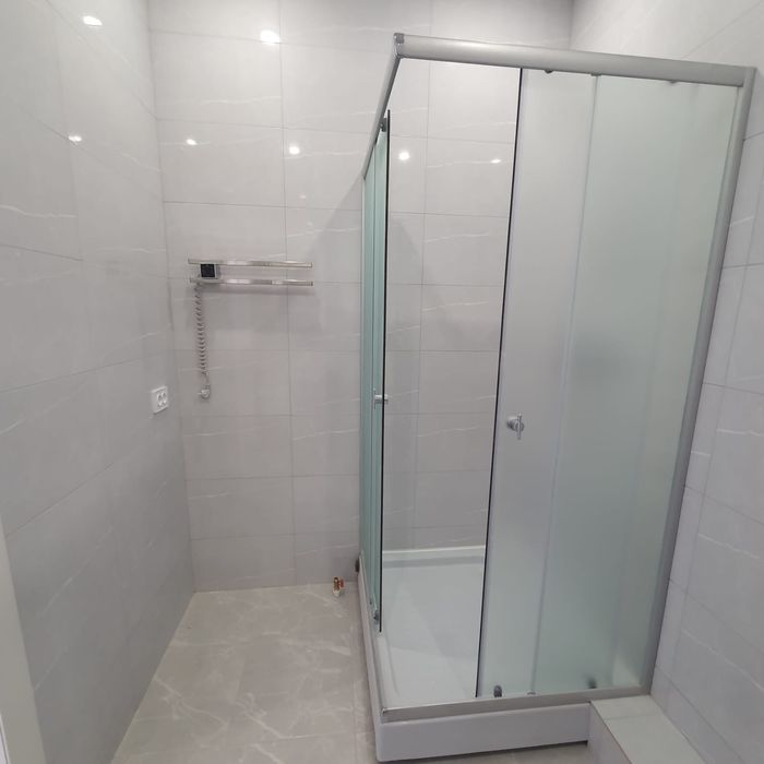 Срочно ! Новая 1 ком квар на 2/3 эт