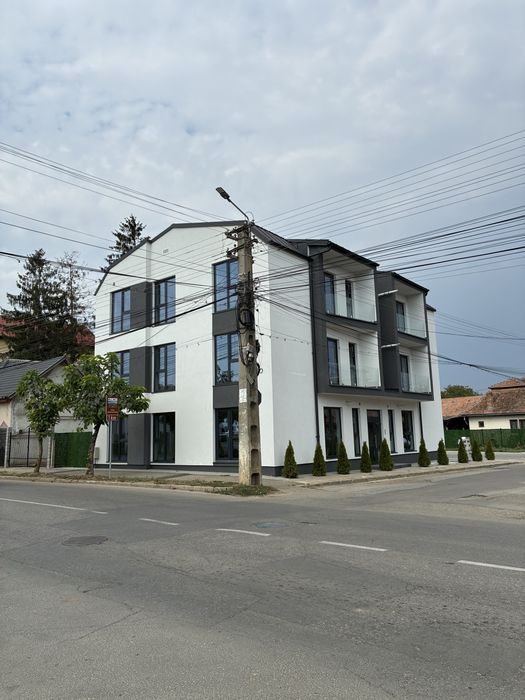 De inchiriat: apartament cu 3 camere NOU, ultrafinisat