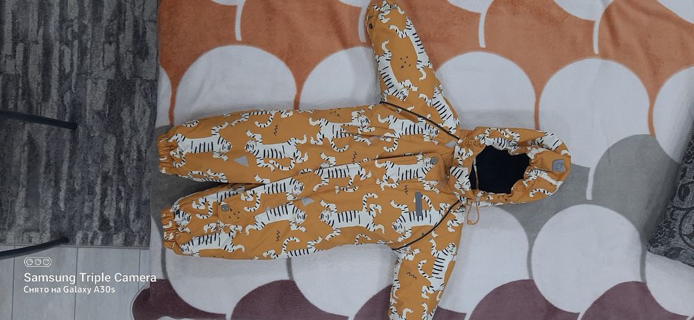 Продам детский зимний комбинезон