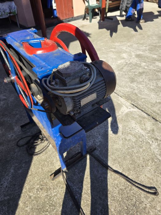 Sfarnitoare stiulet cu motor