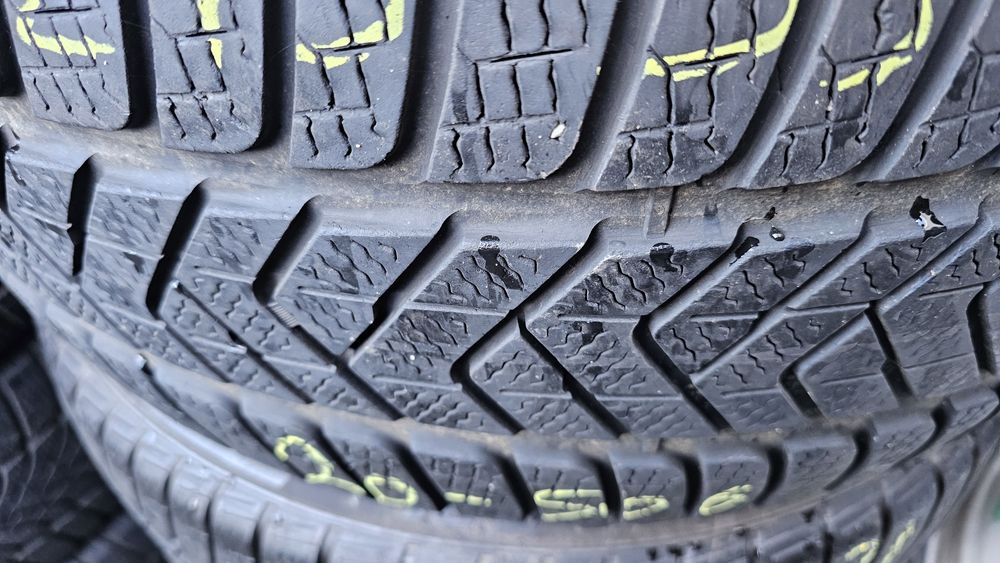 Anvelope iarna Pirelli 315 30 R21 si 275 35 R21