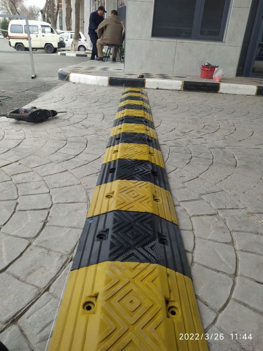 Лежачий полицейский  200000 тыс до 240 000 за метр