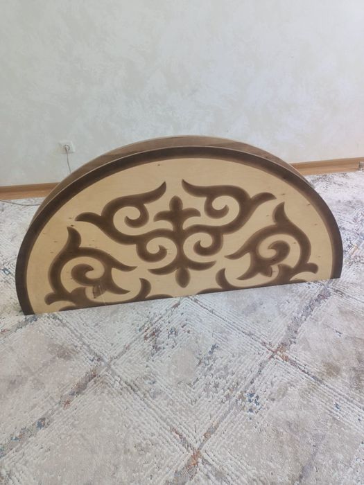 Продам казакша стол в отличном состояние