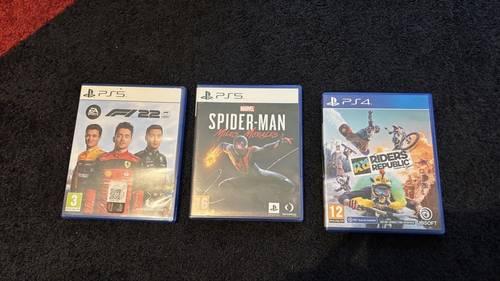 Vând PlayStation 5 Disc Edition (2020).