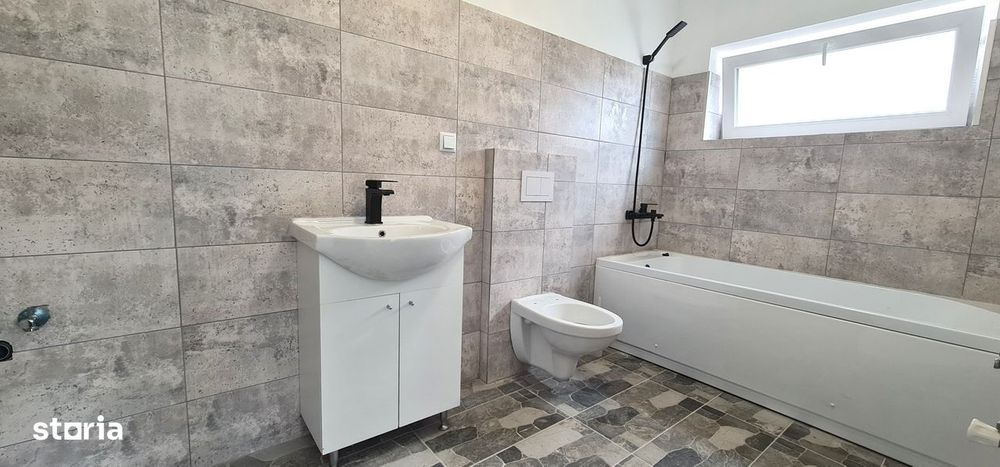 Casa 4 camere (nemobilata, neutilata) cartier Izvor Tarlungeni Brasov