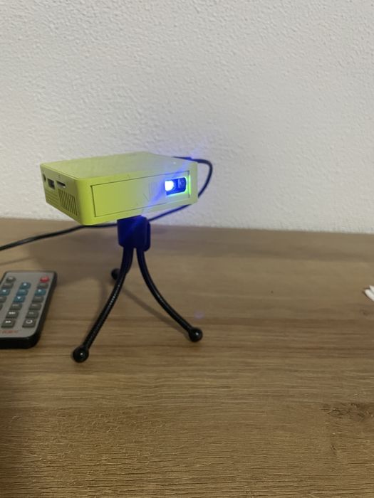 Продаи мини проэктор