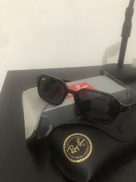 Продам очки солнцезащитные Ray Ban