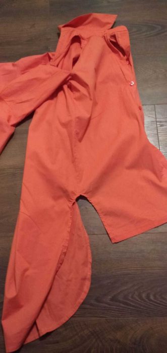 Модерна дамска асиметрична прасковено-розова риза туника, голи рамене