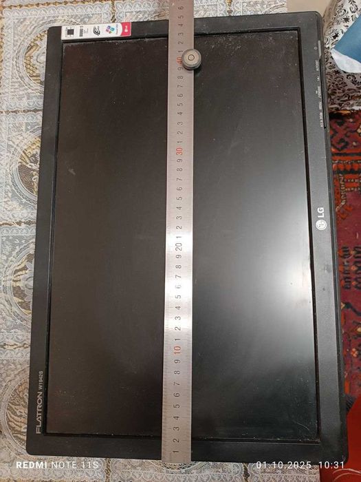 на запчасти продается монитор