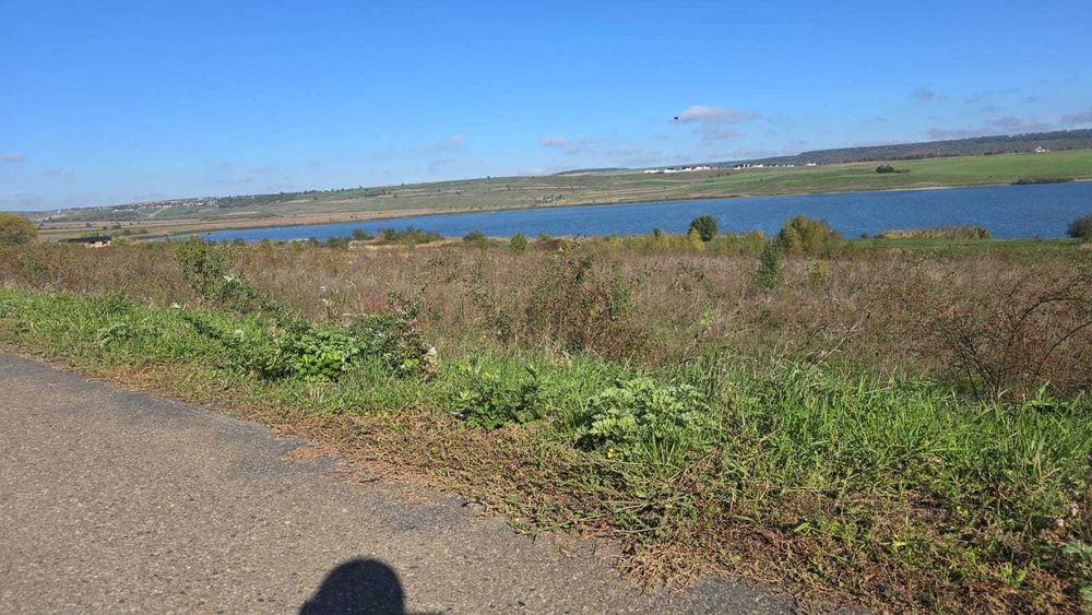 Teren Intravilan SUCEAVA pe malul iazului LIPOVENI