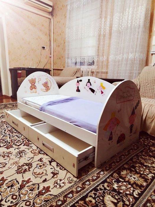 Продам детскую кроватку