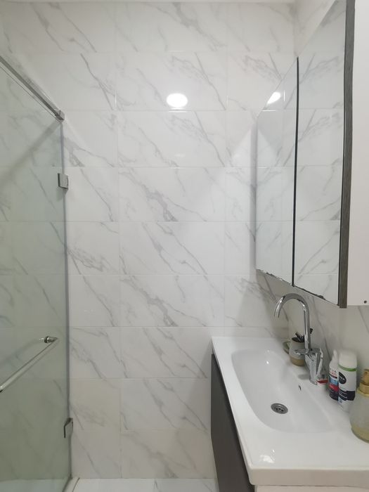 Уборка домов и квартир офисов служебных помещений любого типа !!!