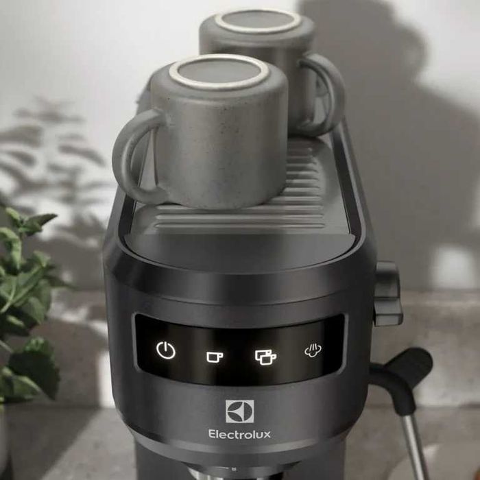 Еспресо кафемашина с ръкохватка Electrolux Explore