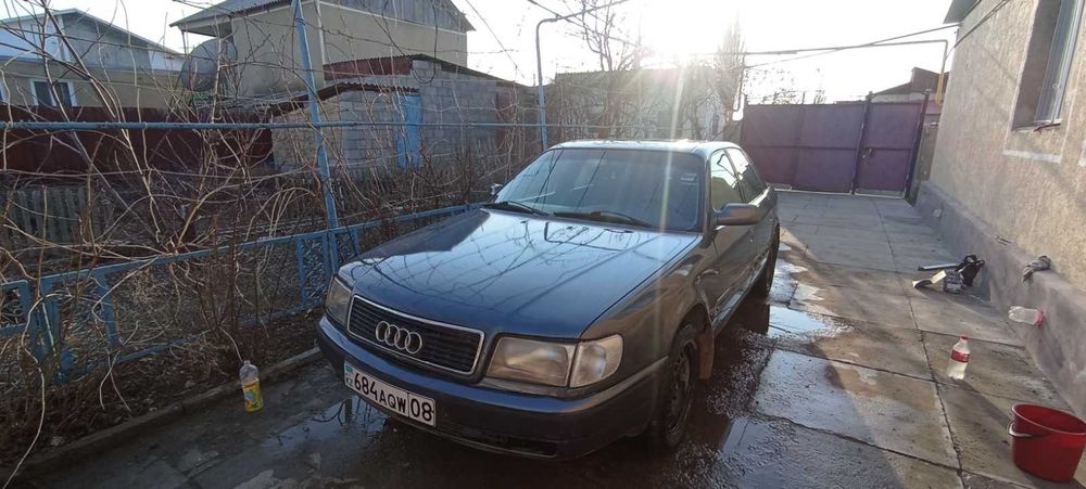 Продам ауди с4 1993 года