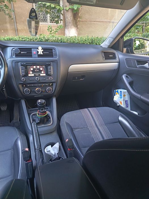 VOLKSWAGEN Jetta 2012 — imagine 5