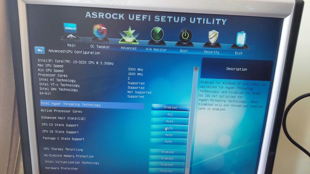 Продавам десктоп компютър с 19 инчов монитор и 2 стари лаптопа.