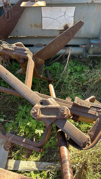 Продам Плуг трехкорпусный