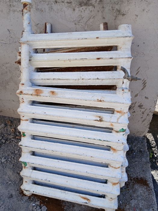 Продаю батарей по 1200