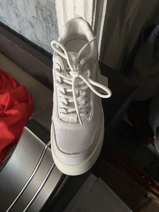 Продам белые красовки 38 размер