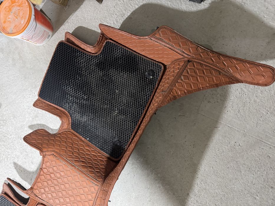 Продам 5D полики Камри 70-75