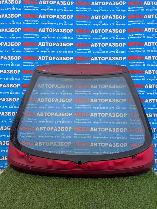 Крышка багажника на Мазду / Mazda 323 BG