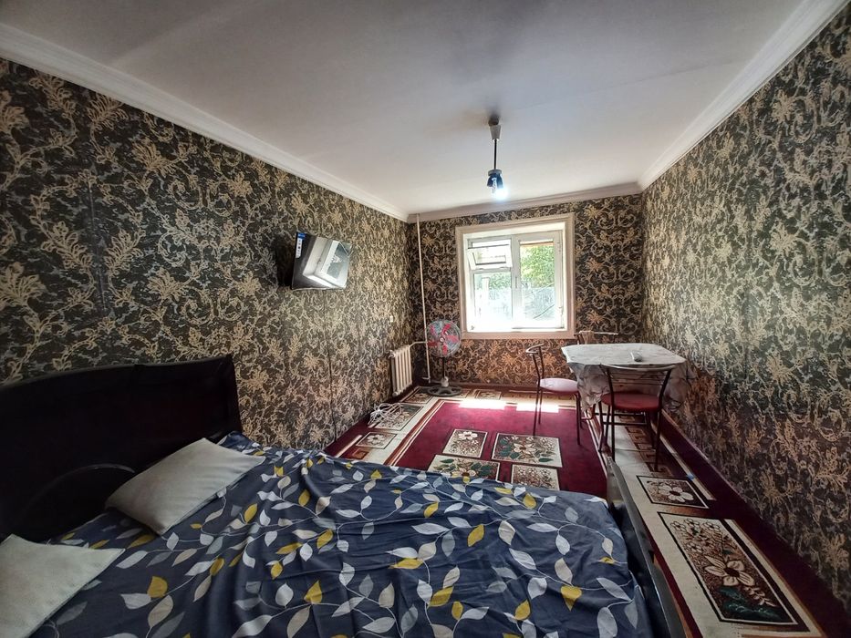 Арендага 1 хона 2 этаж Азиз бозорга якин.Агентство