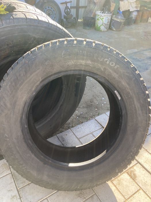 Продам шипованую резину