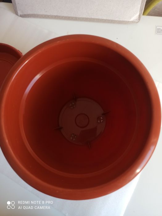 Ghiveciuri din plasticin stare buna