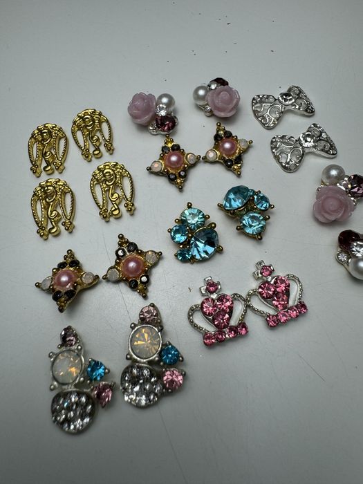 Декорации/бижута  за маникюр.