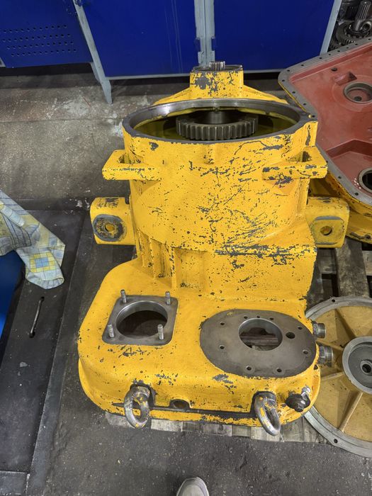Продаю корпус КПП на ZL50