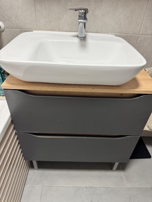 Mobilier baie in stare perfecta!