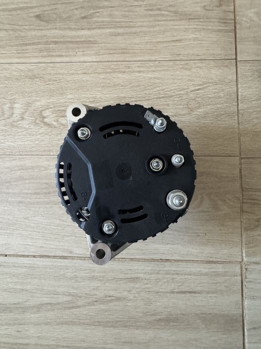 Продам новый генератор Mahle AAK5568